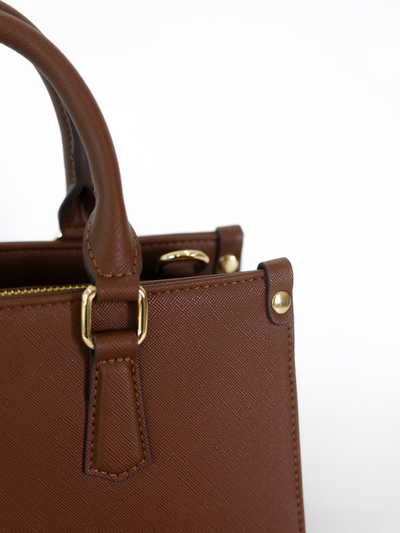 Yuniva East West Tote Bag