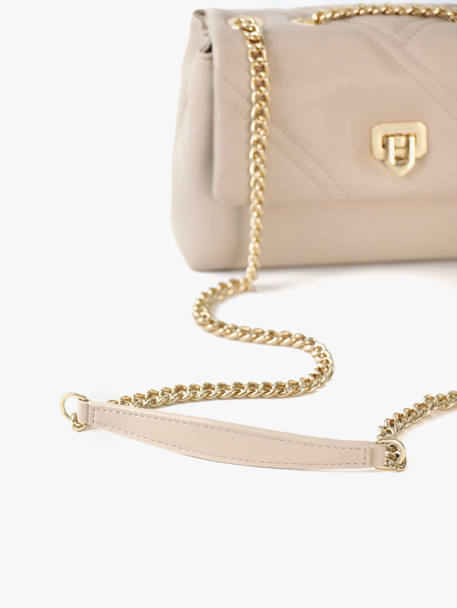 Tavia Chain Bag