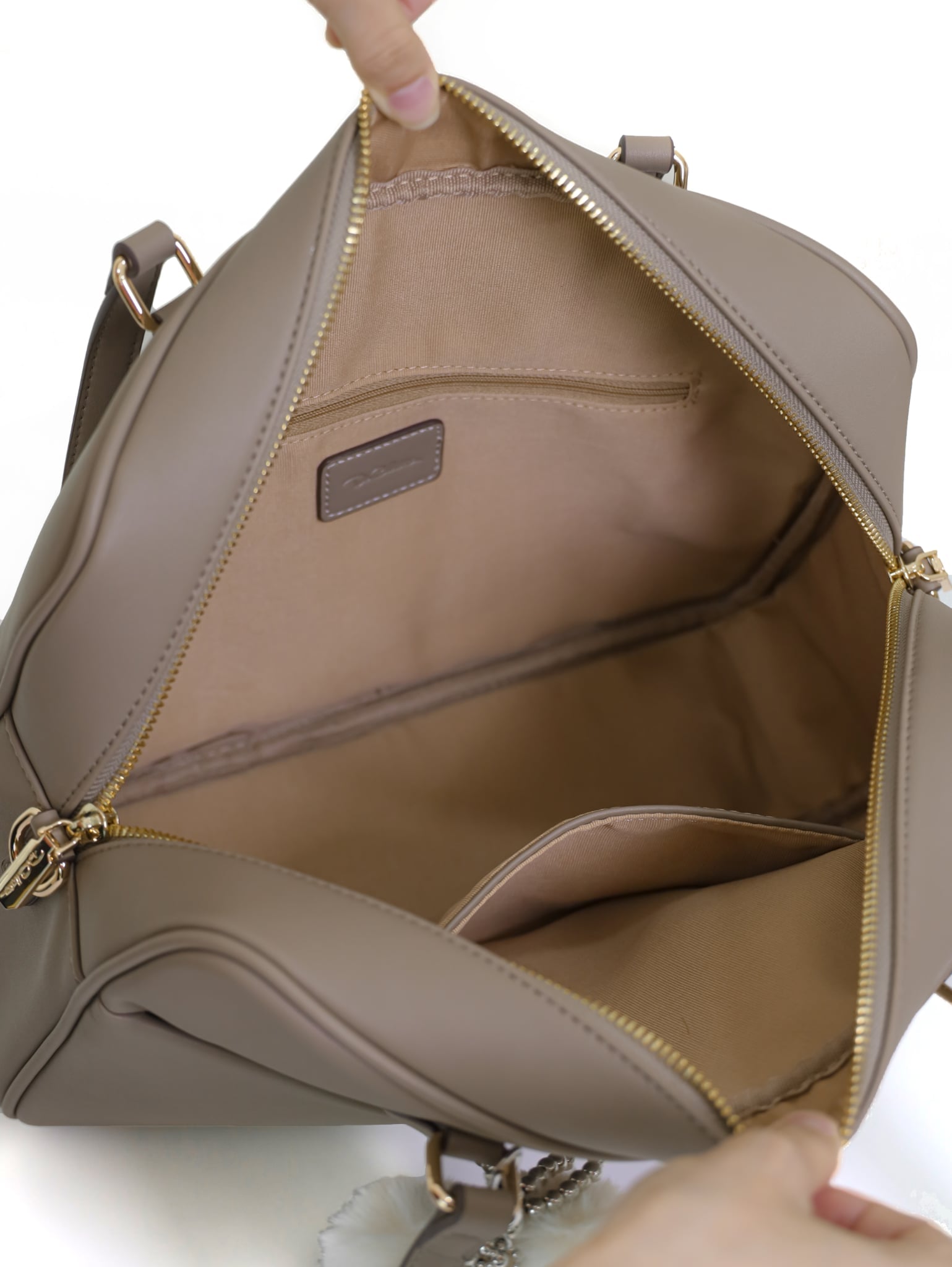 Nivola City Tote Bag