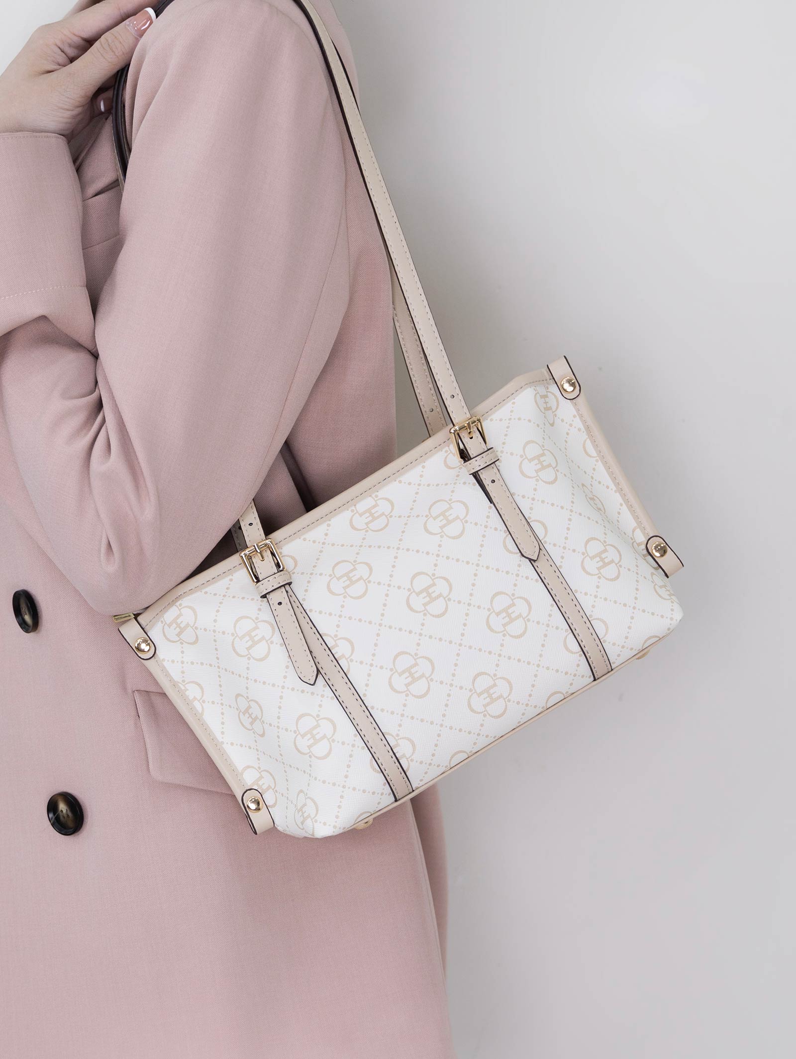 Valdis Fleurie Tote Bag