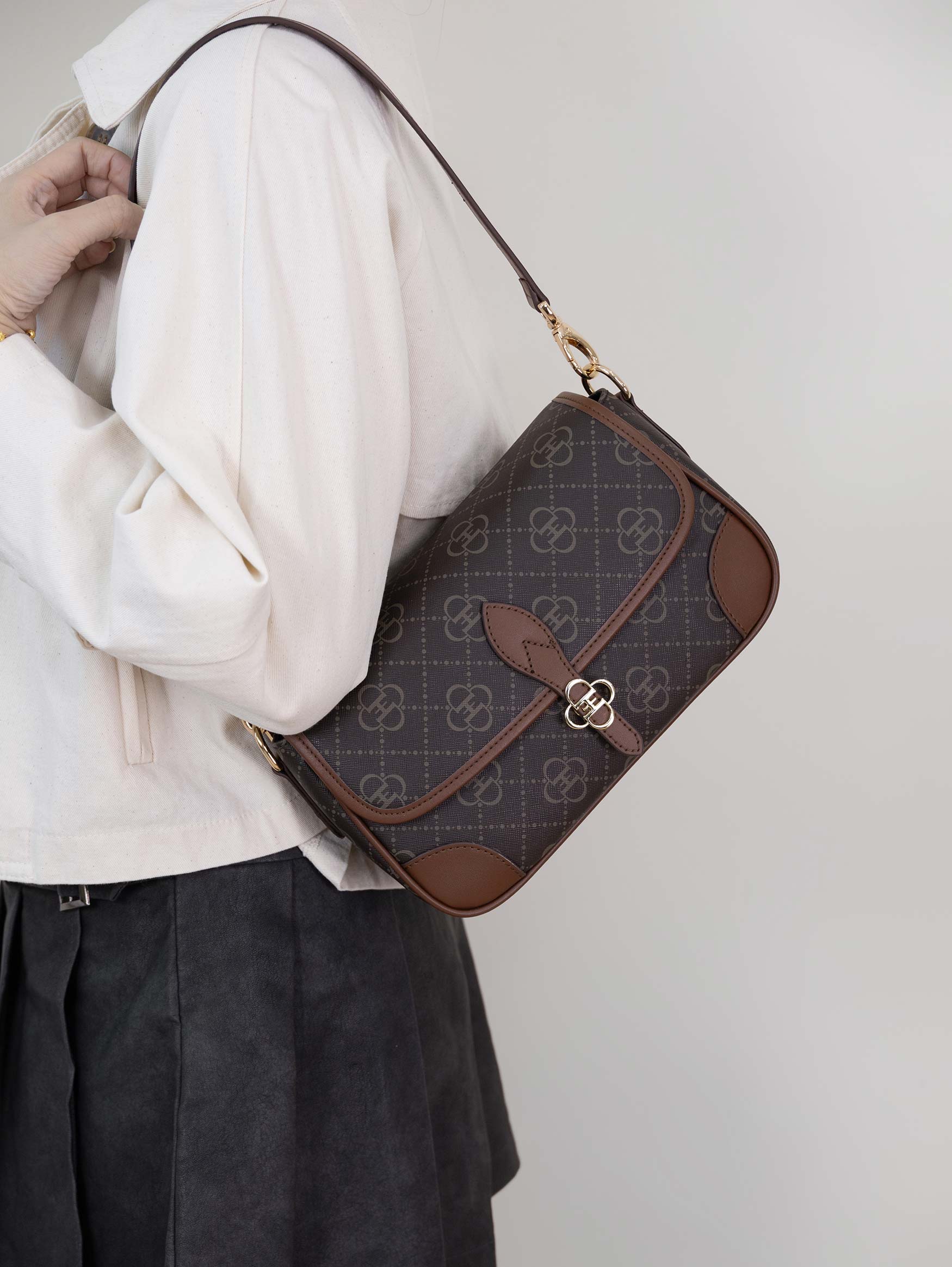 Auryn Fleurie Baguette Bag