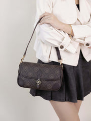 Auryn Fleurie Baguette Bag