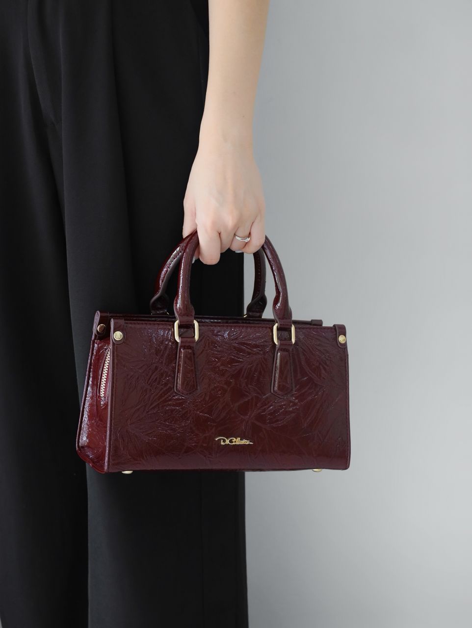 Yuniva East West Tote Bag