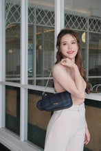Load image into Gallery viewer, Clesy Baguette Bag